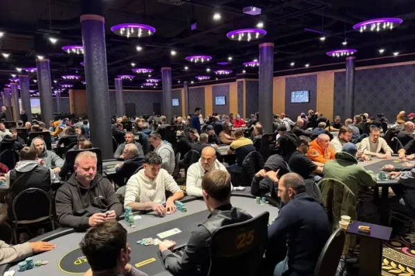 Card Casino SK – Три австрийца захватили лидерство в Grand Prix День 1C!