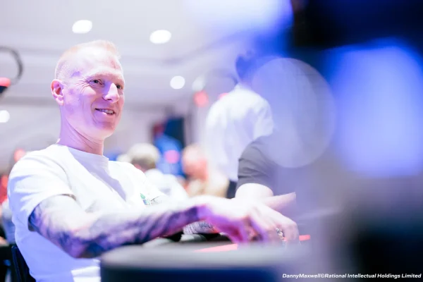 EPT Paris Main Event – Felix ‚xflixx‘ Schneiders переходит в День 2 с большой группой DACH-игроков!