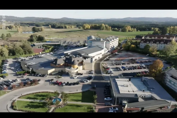 Сегодня в 18:00 на ТВ! – Документальный фильм о King’s Resort Rozvadov на mdr (или здесь в видео)!