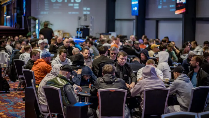 Zacharakis с огромным преимуществом лидирует в Mystery Bounty Warm Up на Vamos Poker Tour!