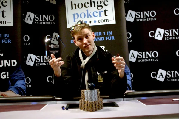 SCOOP День 9 – B00M! Die Baumschlange занимает 3-е место в Sunday Million! Leonard, Angelov & Vousden забирают трофеи!