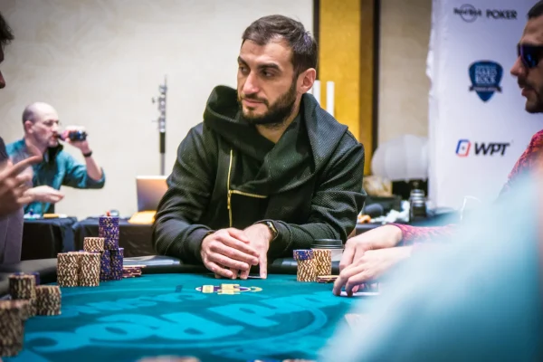 Мега-оверлей в euroRounders NLH Mystery Bounty! Jalba забирает бонус чиплидера 1E!