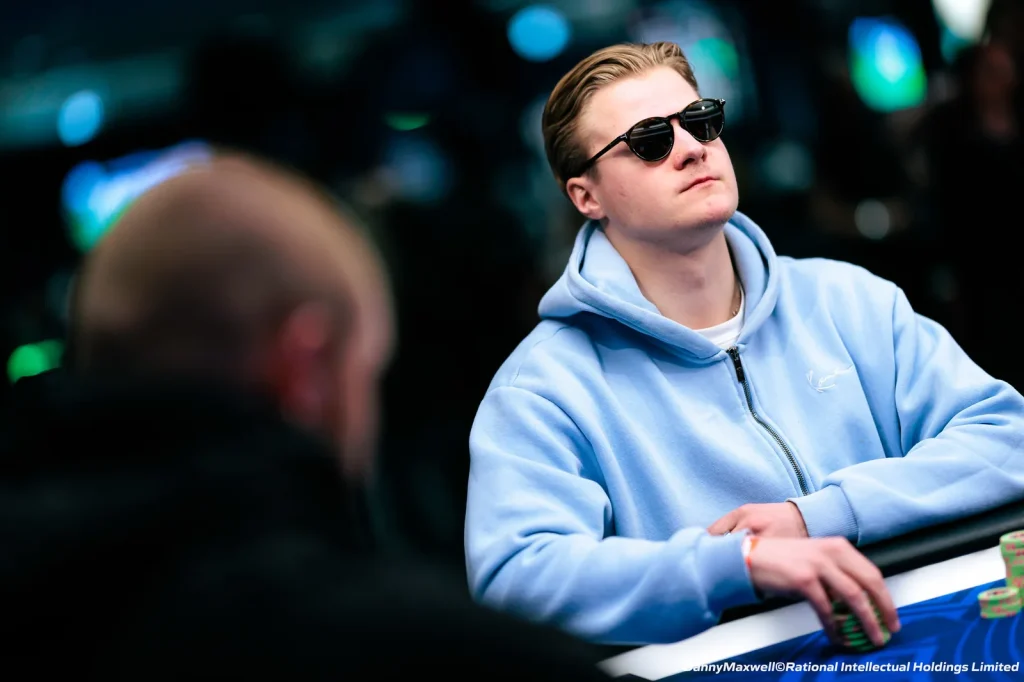 Безумная раздача с сумасшедшим ранаутом на EPT Paris!