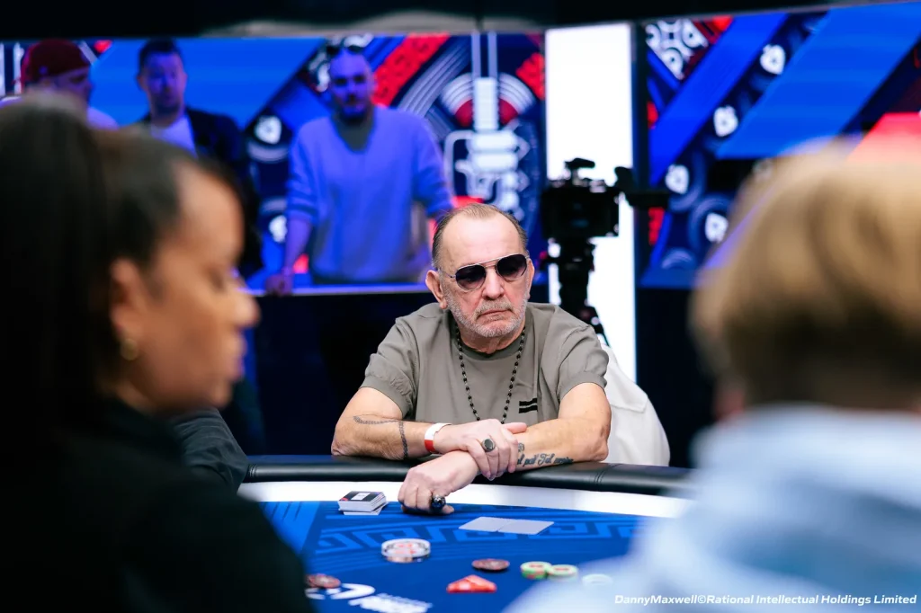 Безумная раздача с сумасшедшим ранаутом на EPT Paris!