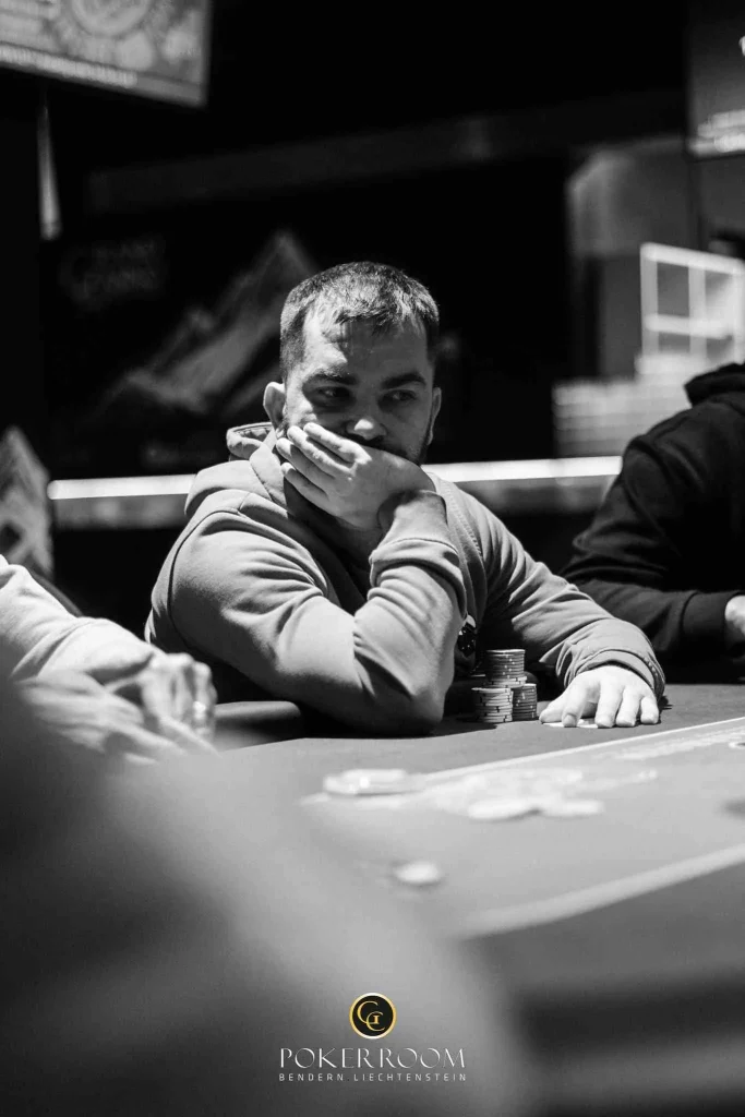 827 входов побили гарантию в €1M в Главном событии WSOPC! Лулей Ху лидирует!