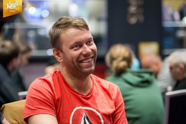 PokerStars SCOOP – День 1 – Martin Mulsow побеждает, Neymar jr. впереди!