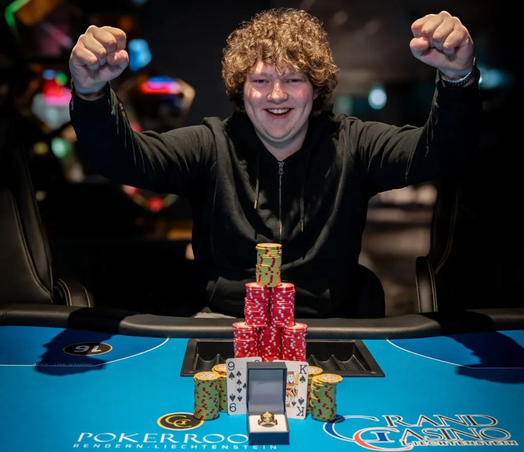 Laurence Kratzer ликует на WSOPC Colossus в Лихтенштейне!