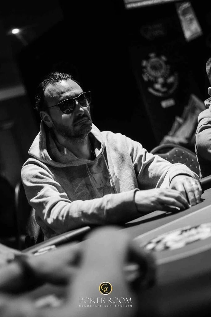 827 входов побили гарантию в €1M в Главном событии WSOPC! Лулей Ху лидирует!
