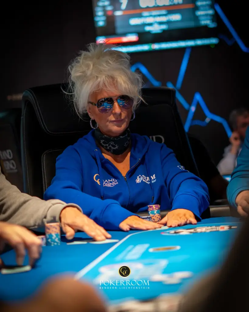 „Supper Rappi“ вызывает хаос на Community Poker Festival / „Mrs. Devil“ — лидер по фишкам 1D в ME!