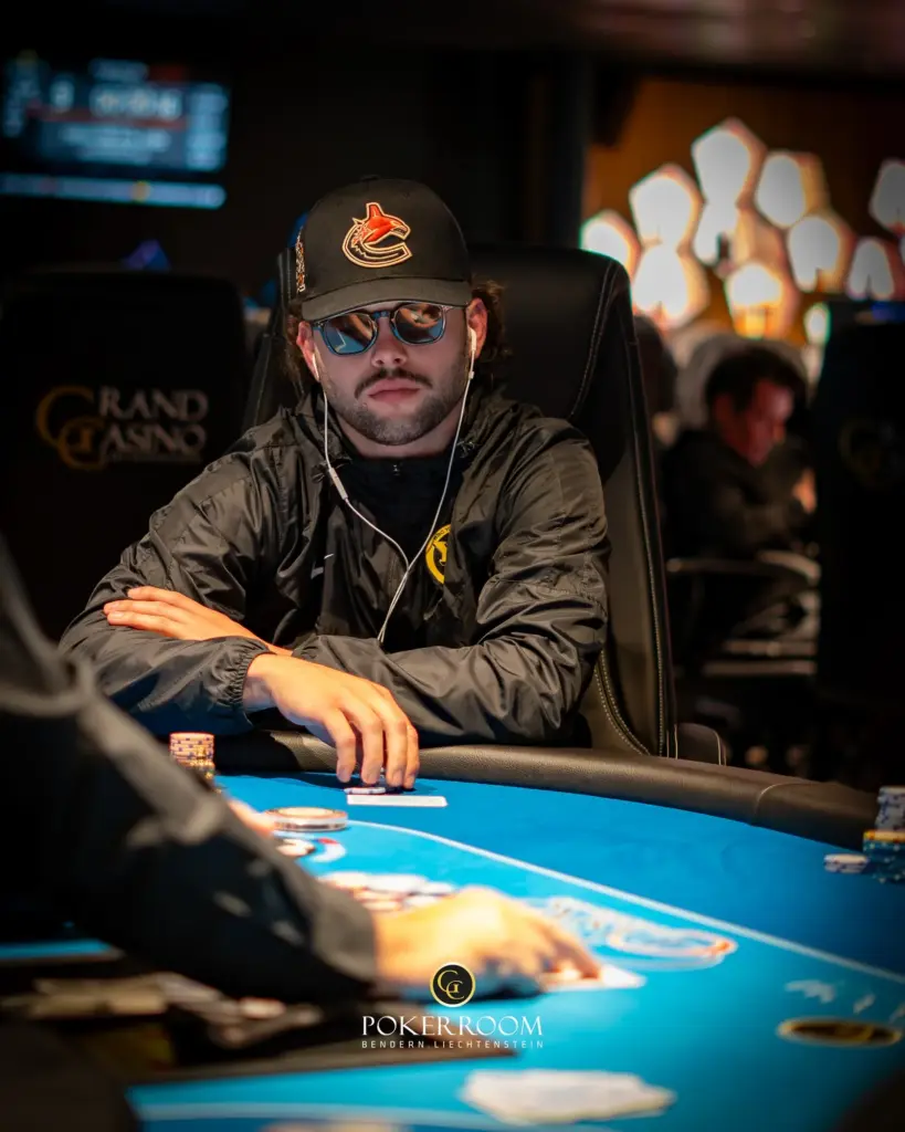 „Supper Rappi“ вызывает хаос на Community Poker Festival / „Mrs. Devil“ — лидер по фишкам 1D в ME!