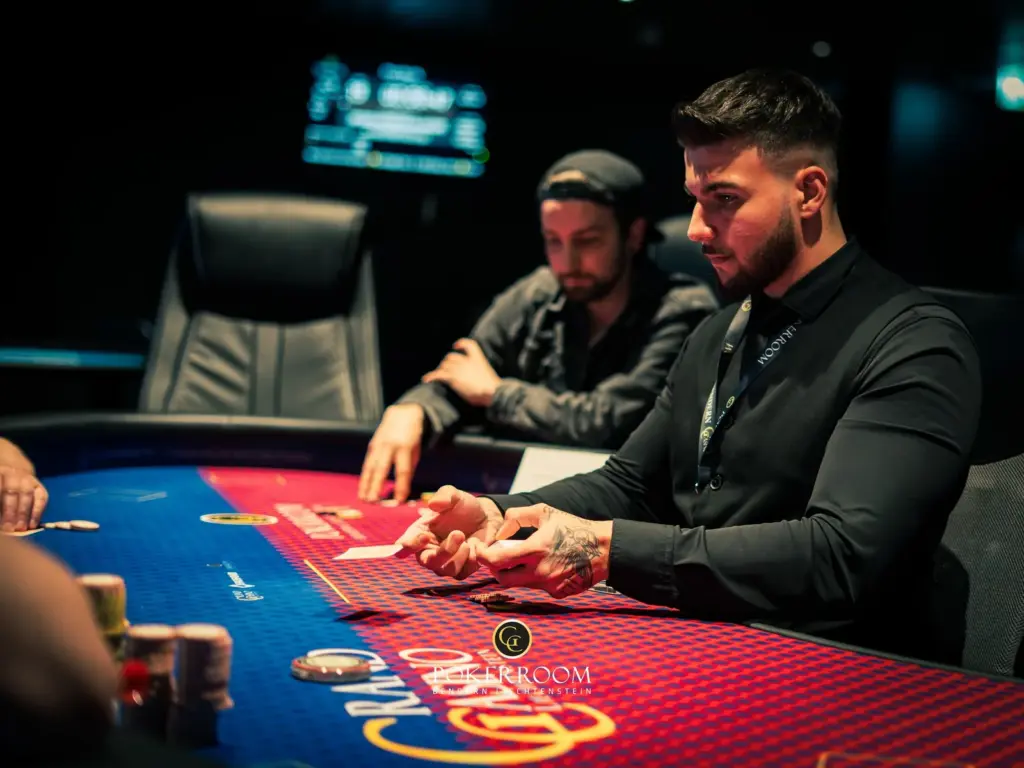 „Supper Rappi“ вызывает хаос на Community Poker Festival / „Mrs. Devil“ — лидер по фишкам 1D в ME!