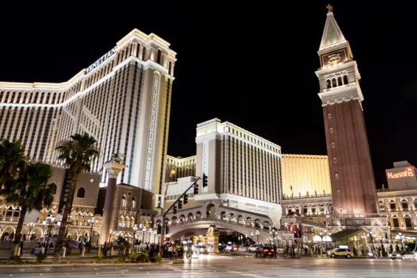 Длинное покерное лето в Venetian в Las Vegas с DeepStack Championship во время WSOP!