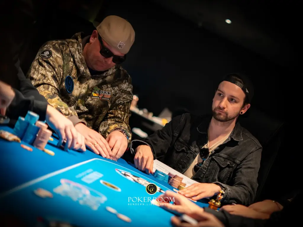 „Supper Rappi“ вызывает хаос на Community Poker Festival / „Mrs. Devil“ — лидер по фишкам 1D в ME!