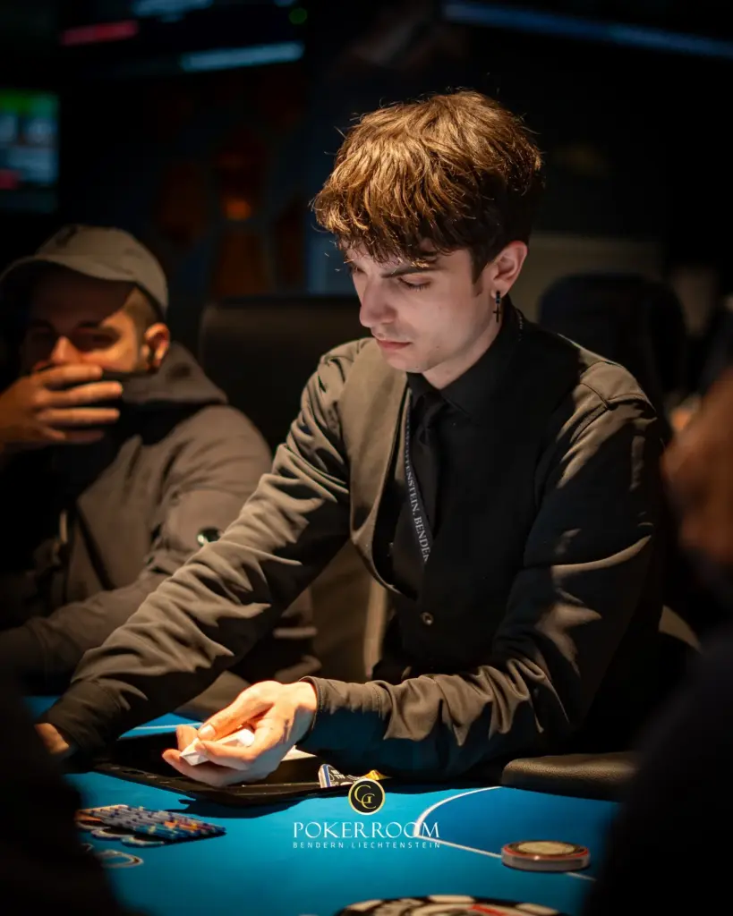 „Supper Rappi“ вызывает хаос на Community Poker Festival / „Mrs. Devil“ — лидер по фишкам 1D в ME!