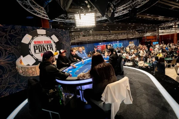 WSOPE Main Event – Мощный старт с Boika в лидерах!