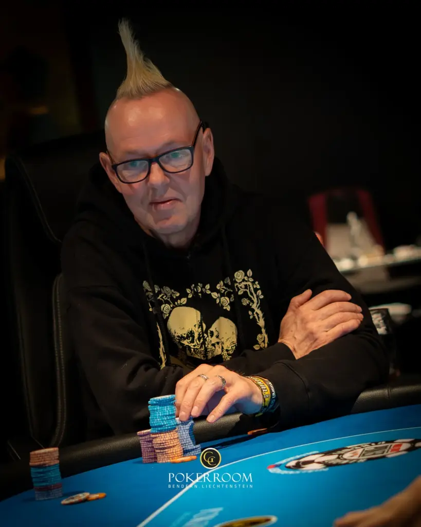 „Supper Rappi“ вызывает хаос на Community Poker Festival / „Mrs. Devil“ — лидер по фишкам 1D в ME!